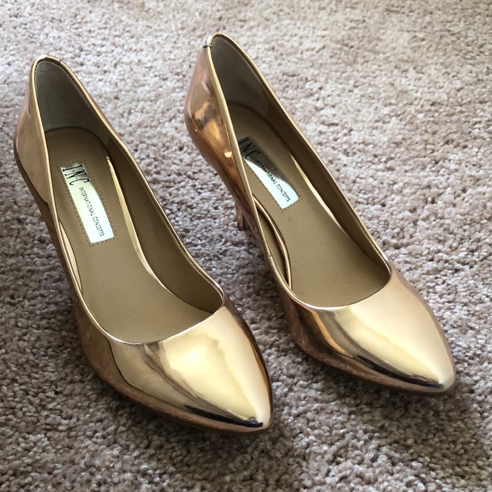 INC Metallic heels